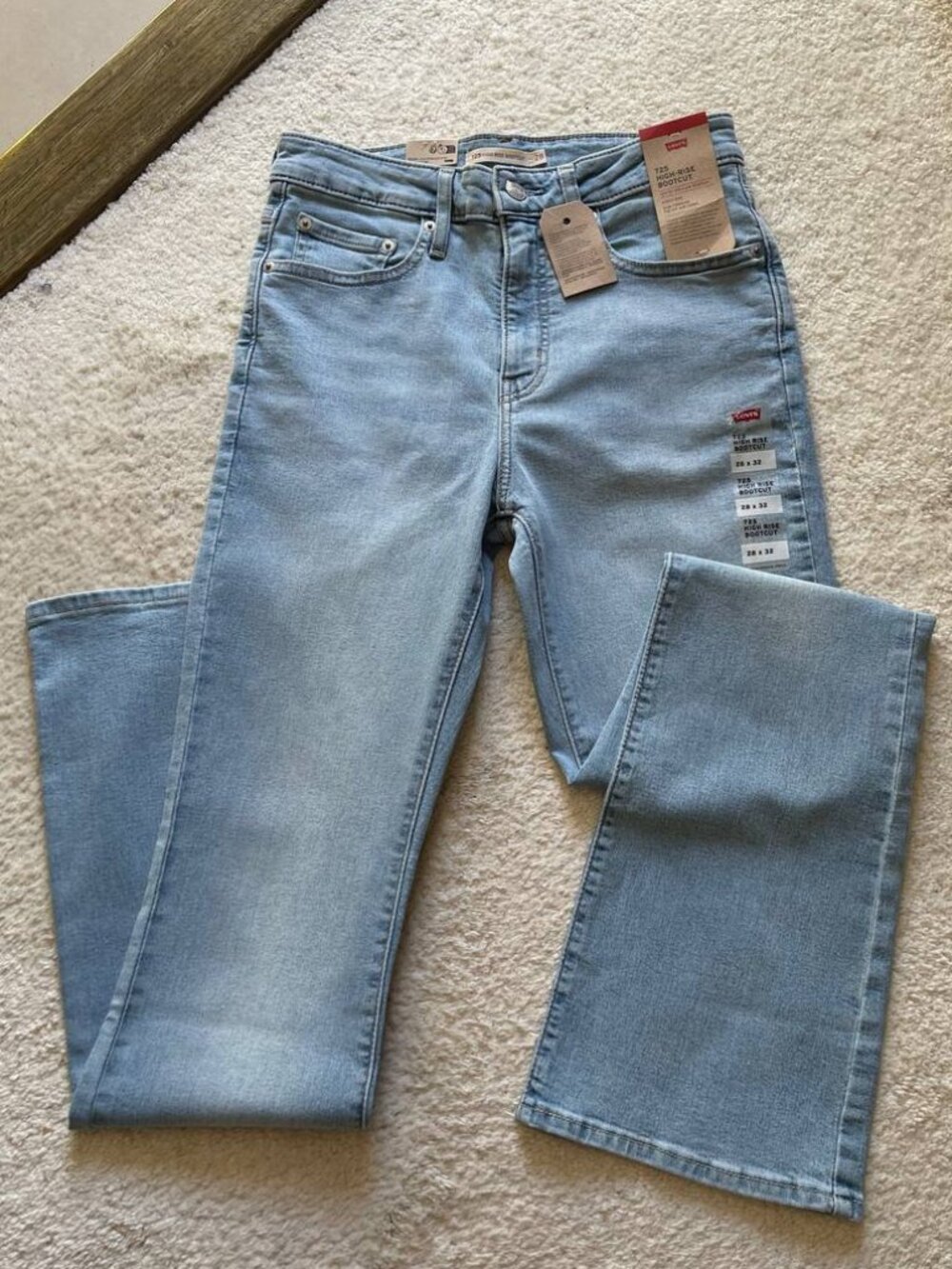 NWT Levi's 725 High Rise Bootcut Women Jeans Size 28/32